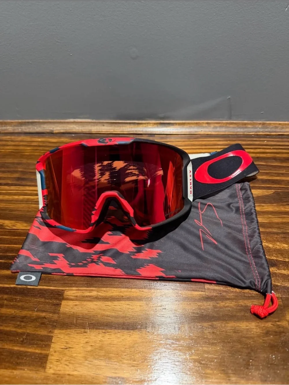 Oakley Line Miner Sammy Carlson Limited Edition Ski/Snowboard Goggles
